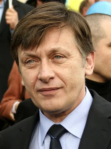 Will Crin Antonescu finish second in the 2025 Bucharest mayoral by-election?